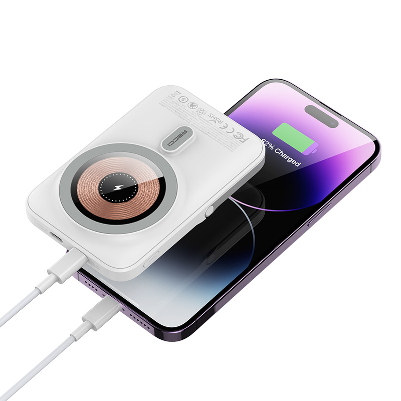 Recci%20W08%20Metal%20Standlı%2015W%20Magsafe%20Şarj%20Özellikli%2020W%20PD%20Hızlı%20Şarj%20Powerbank%2010000mAh